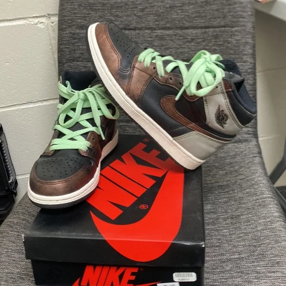 Air Jordan ones retro high OG‘s size 6 - Picture 9 of 10